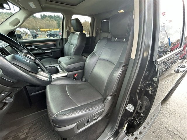 2017 RAM 1500 Laramie Quad Cab 4x4 6'4" Box