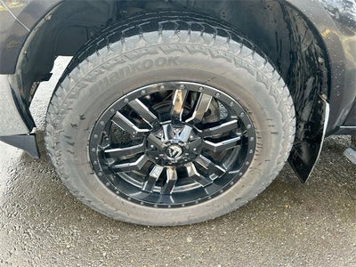 2017 RAM 1500 Laramie Quad Cab 4x4 6'4" Box