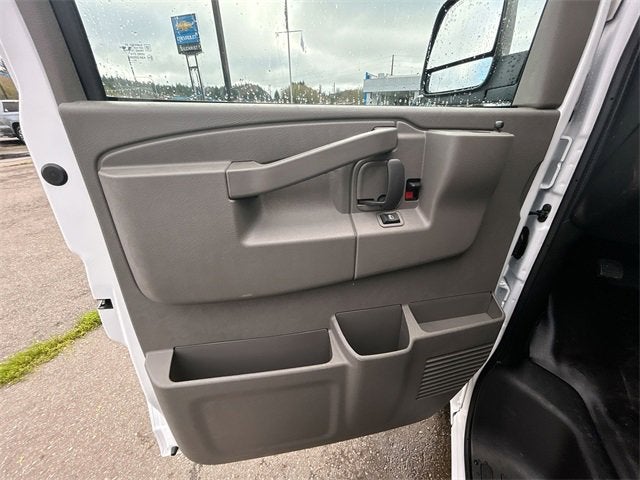 2025 Chevrolet Express Cargo 3500 WT