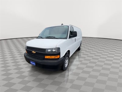 2025 Chevrolet Express Cargo 3500 WT