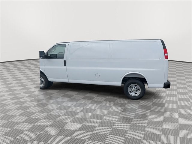 2025 Chevrolet Express Cargo 3500 WT
