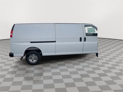 2025 Chevrolet Express Cargo 3500 WT