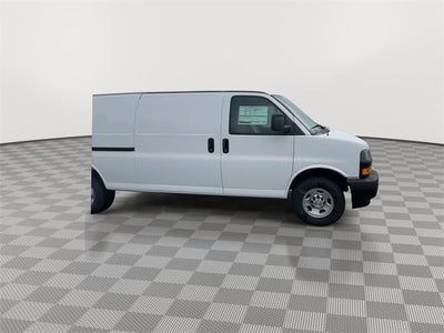 2025 Chevrolet Express Cargo 3500 WT