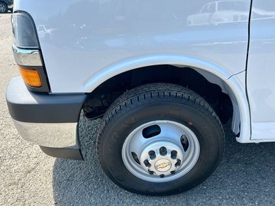 2026 Chevrolet Express Cutaway 3500 1WT