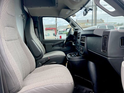 2025 Chevrolet Express Cutaway 3500 1WT