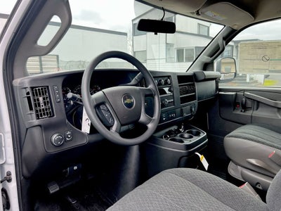2025 Chevrolet Express Cargo WT