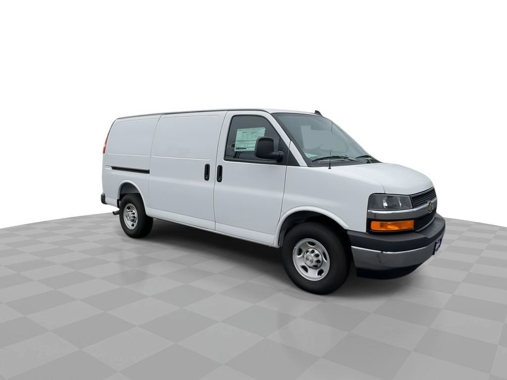 2025 Chevrolet Express Cargo WT