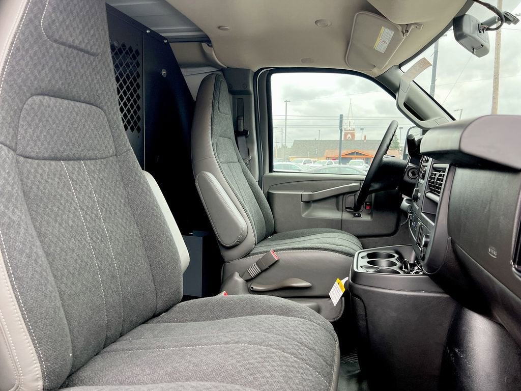 2025 Chevrolet Express Cargo Work Van - Photo 21