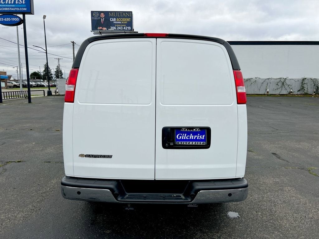 2025 Chevrolet Express Cargo WT
