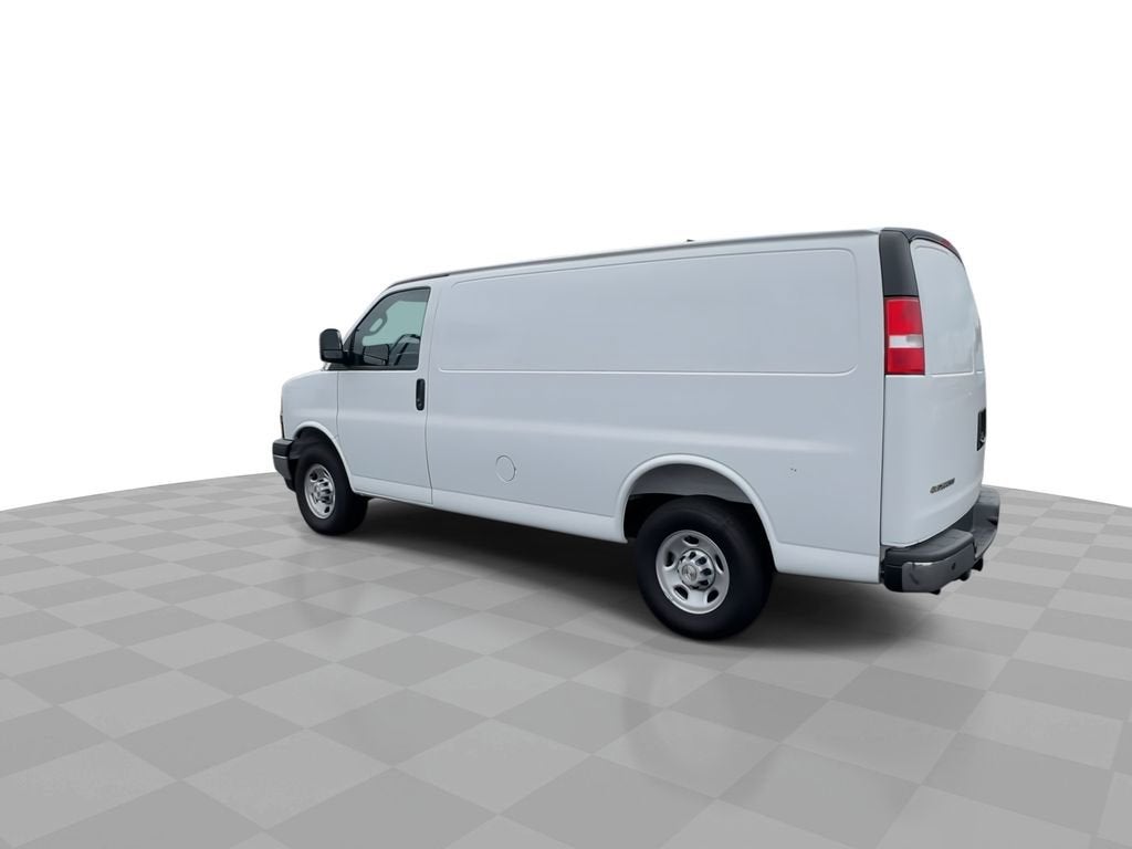 2025 Chevrolet Express Cargo WT