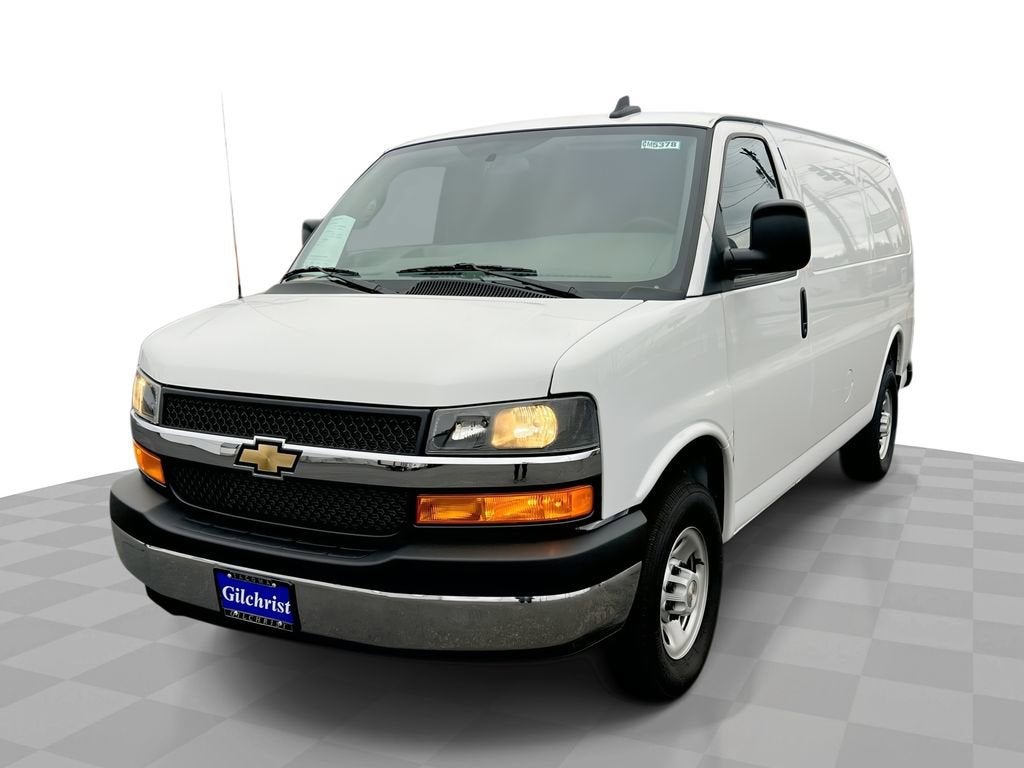 2025 Chevrolet Express Cargo WT