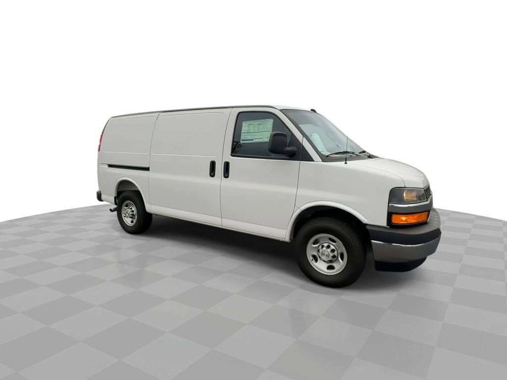 2025 Chevrolet Express Cargo WT