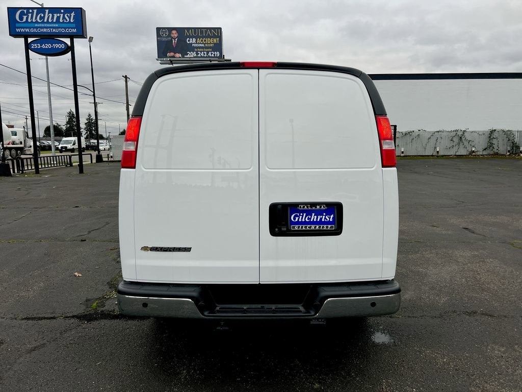 2025 Chevrolet Express Cargo WT