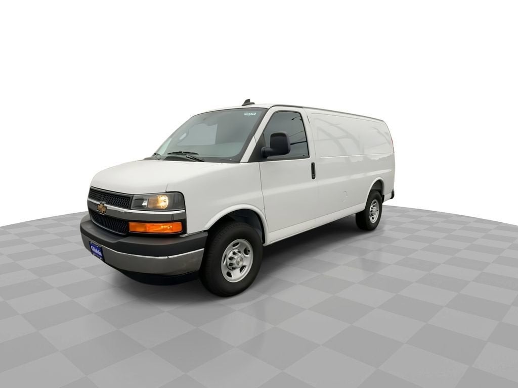 2025 Chevrolet Express Cargo WT