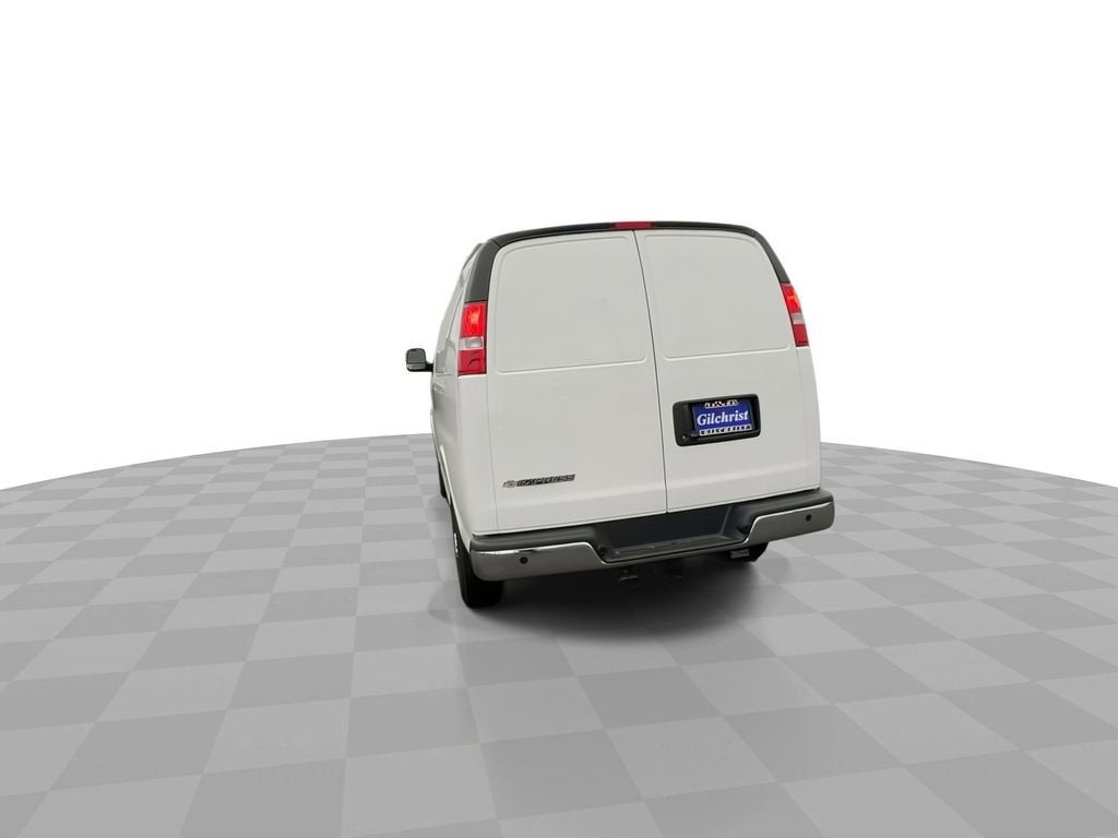 2025 Chevrolet Express Cargo WT