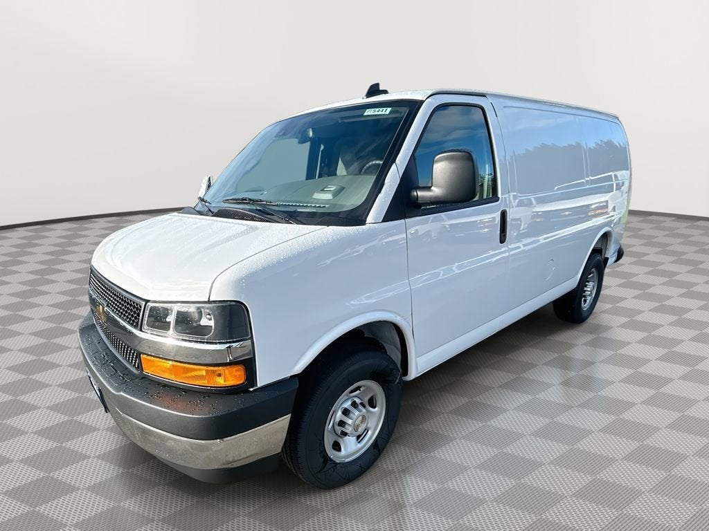 2025 Chevrolet Express 2500 Work Van HD's photo
