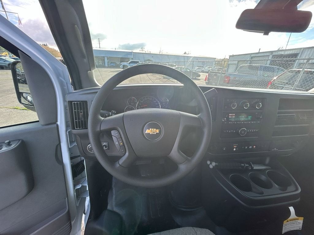 2025 Chevrolet Express Cargo WT