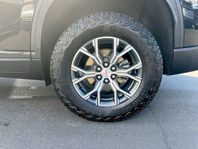 2024 GMC Acadia AT4
