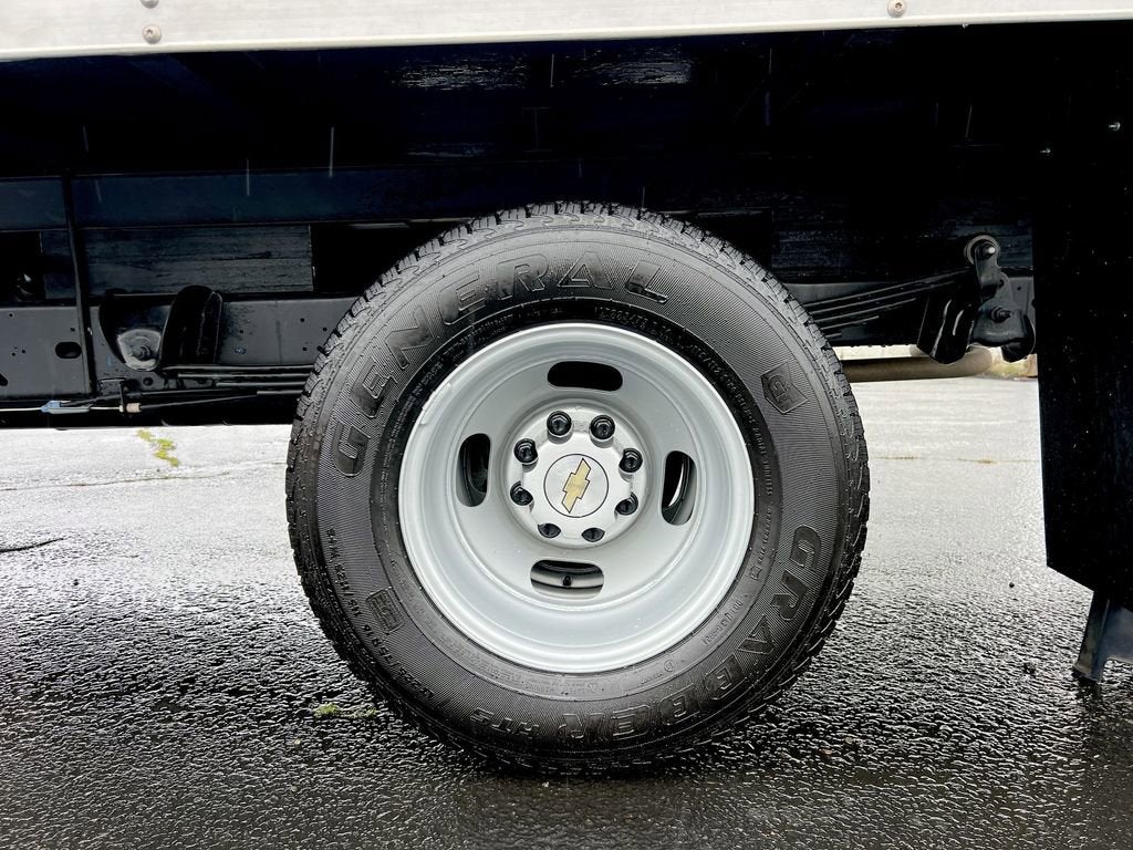 2026 Chevrolet Express Cutaway 3500 1WT