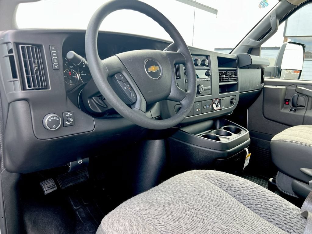 2025 Chevrolet Express Cutaway 4500 2WT