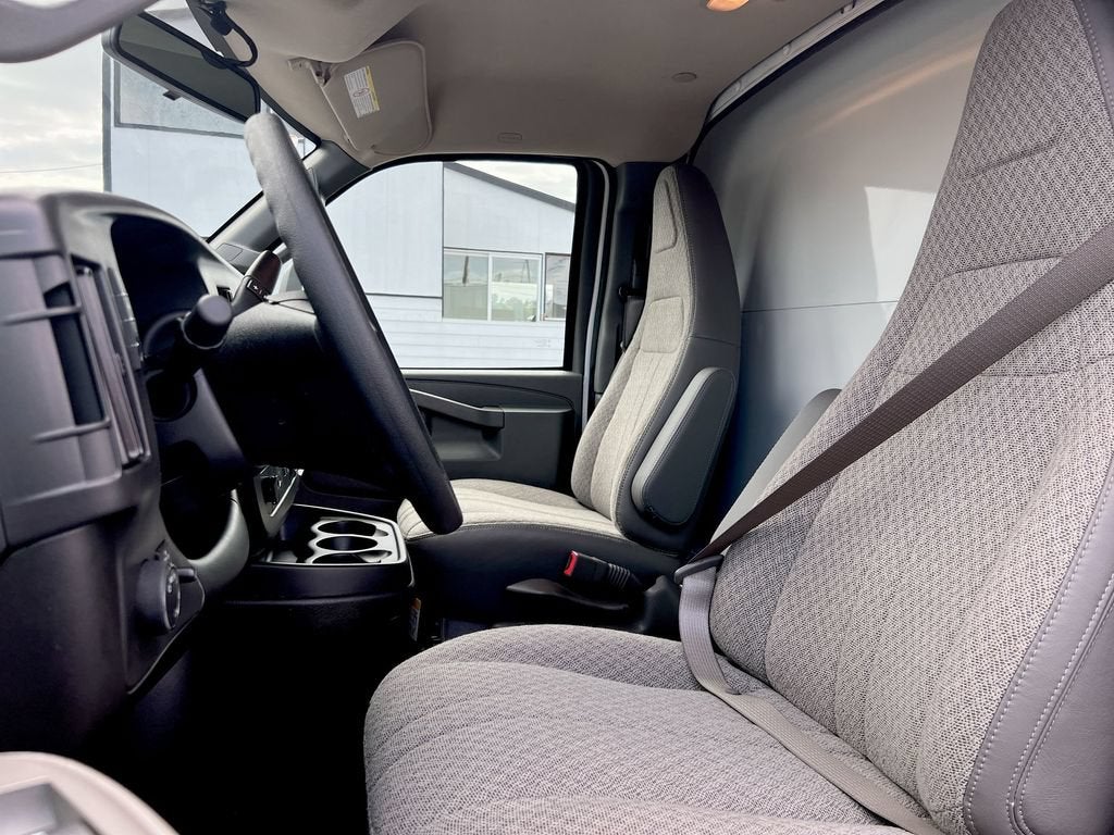 2025 Chevrolet Express Cutaway 4500 2WT