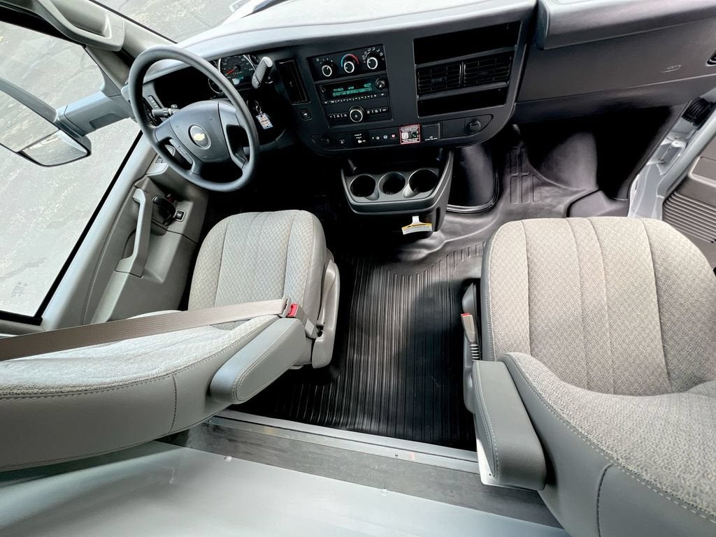 2025 Chevrolet Express Cutaway 4500 2WT