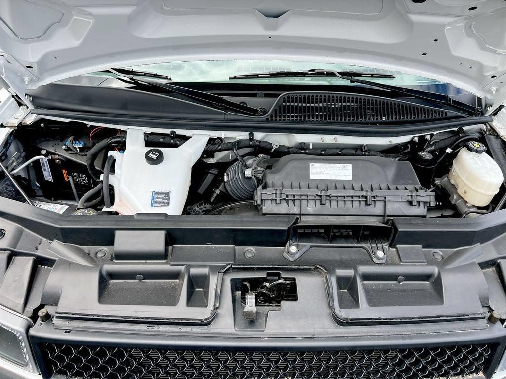 2025 Chevrolet Express Cutaway 4500 2WT