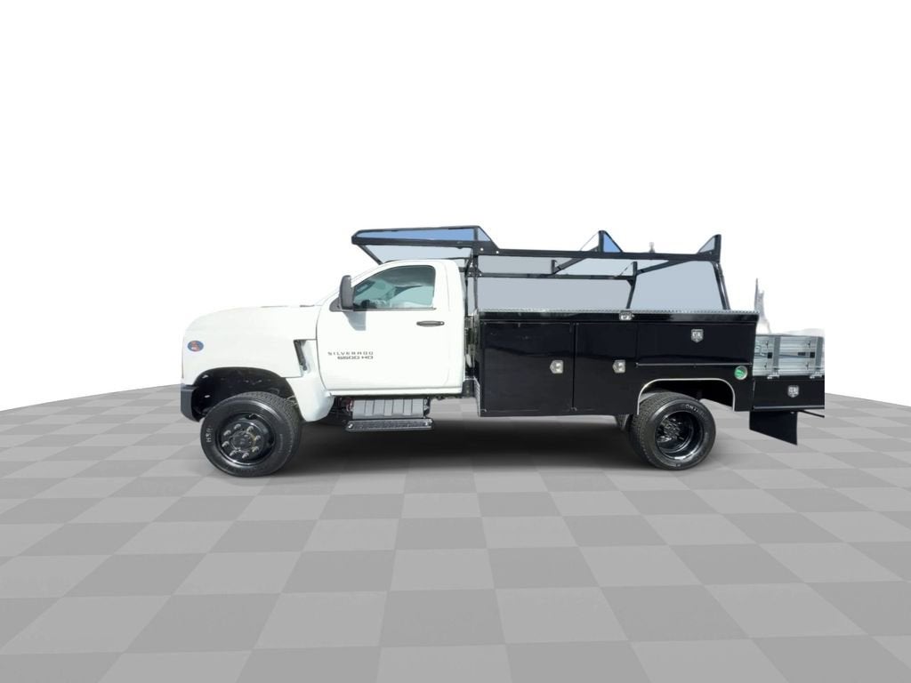 2023 Chevrolet Silverado 6500 HD Work Truck