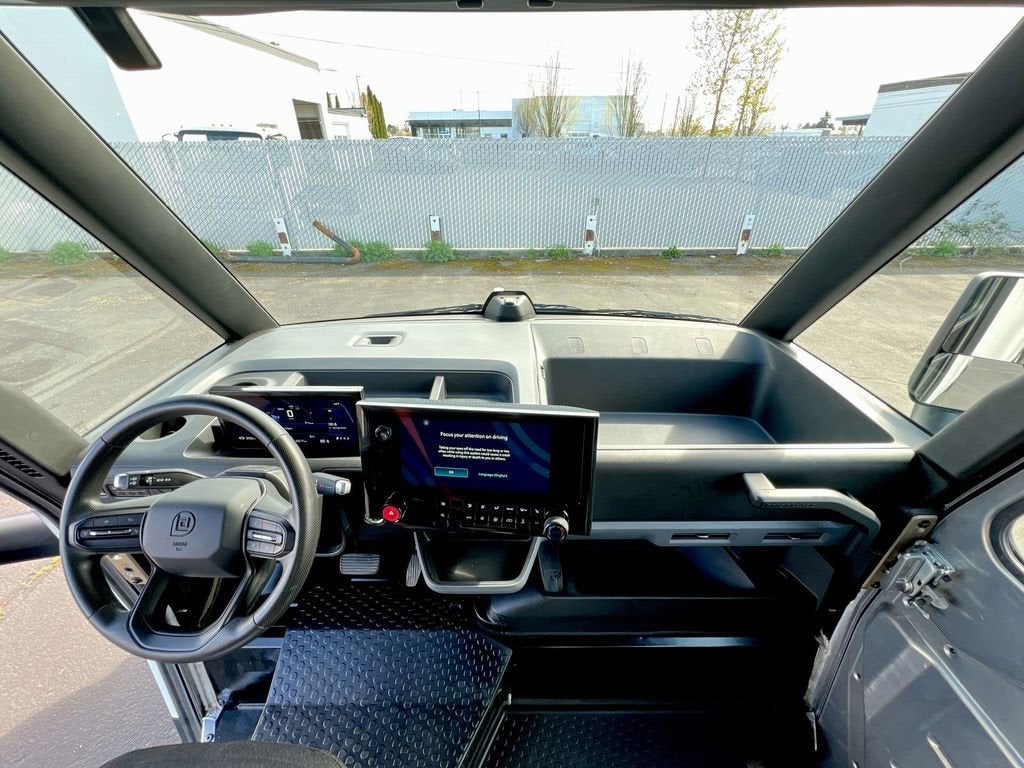 2024 BrightDrop Zevo 600 EJY