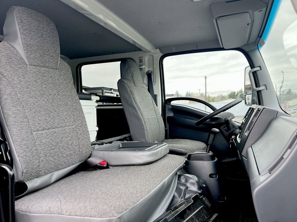 2025 Chevrolet Low Cab Forward 4500 HG NA