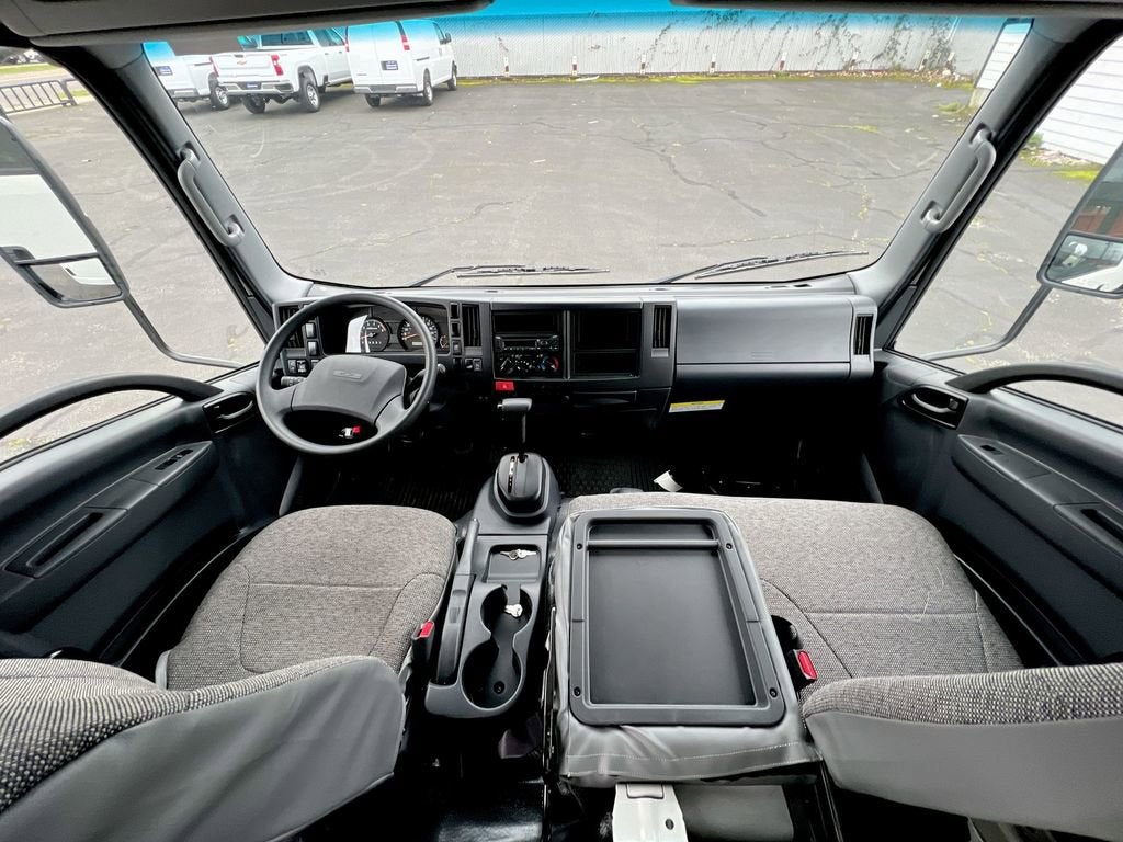 2025 Chevrolet Low Cab Forward 4500 HG NA