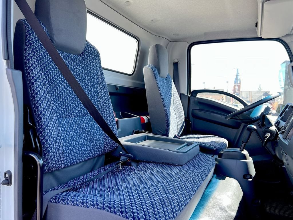 2025 Chevrolet Low Cab Forward 4500 HG NA