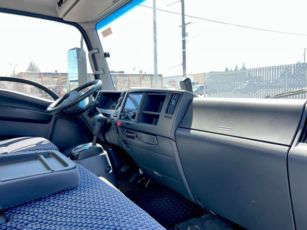 2025 Chevrolet Low Cab Forward 4500 HG NA