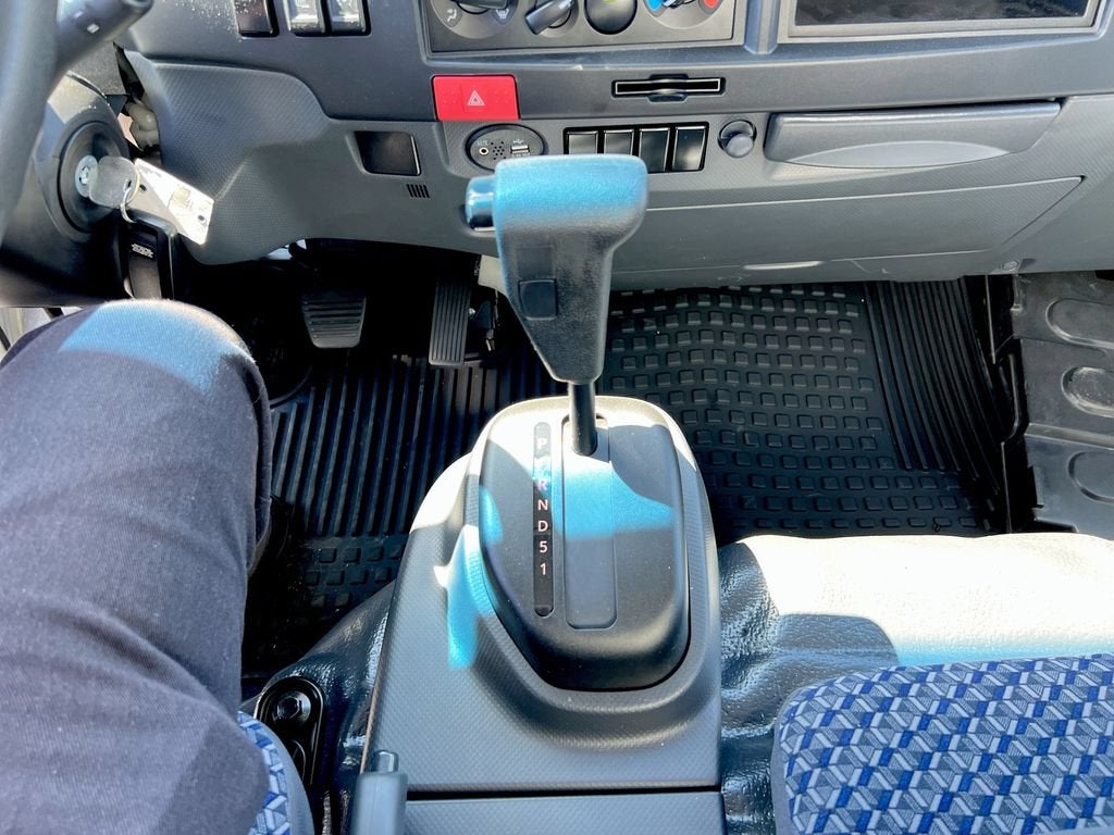 2025 Chevrolet Low Cab Forward 4500 HG NA