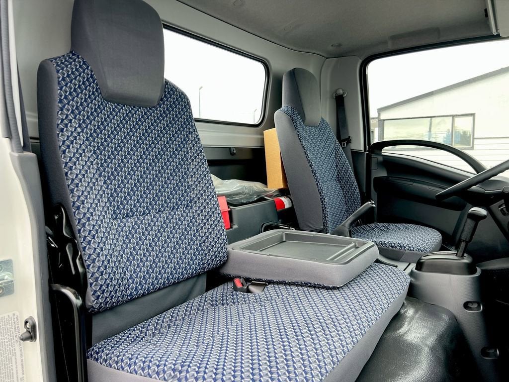 2025 Chevrolet Low Cab Forward 4500 HG NA