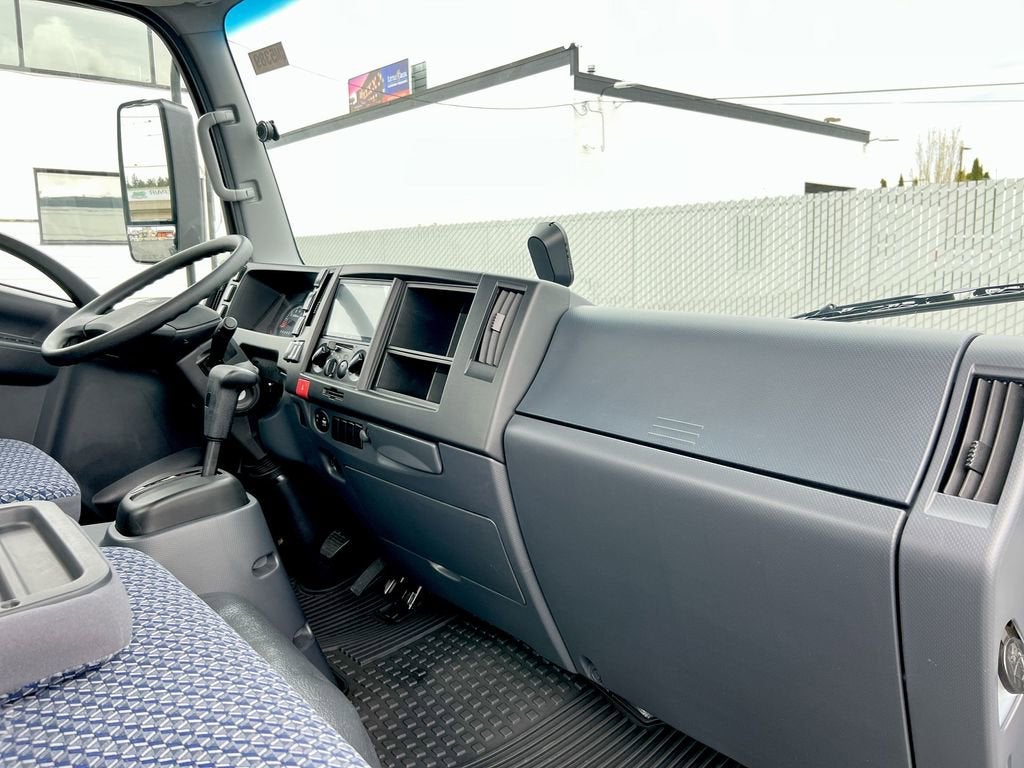 2025 Chevrolet Low Cab Forward 4500 HG NA