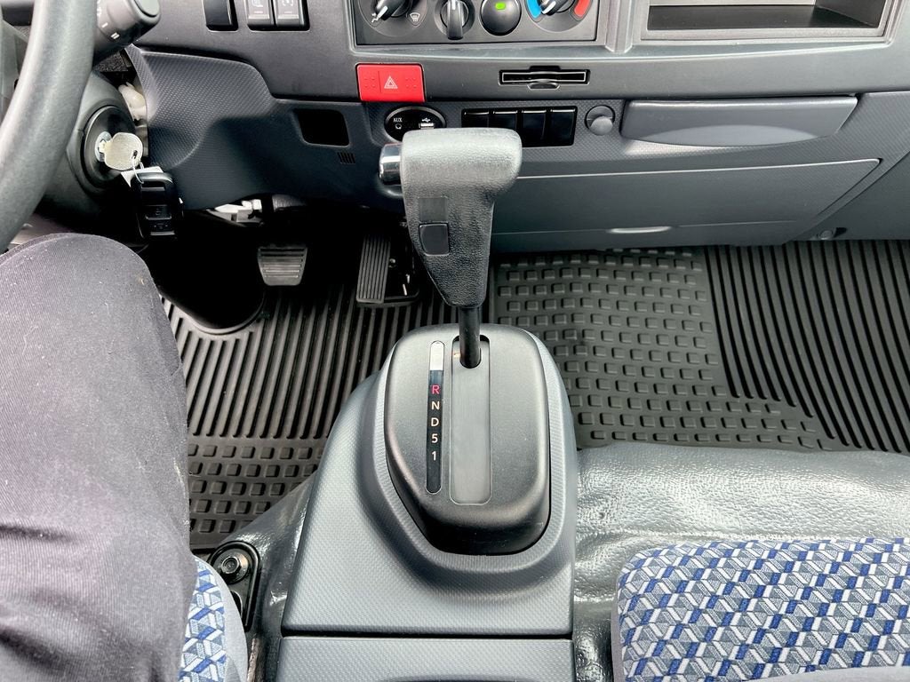 2025 Chevrolet Low Cab Forward 4500 HG NA