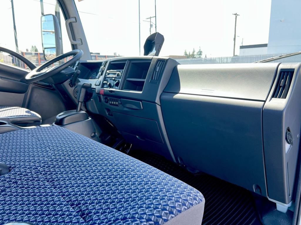 2025 Chevrolet Low Cab Forward 4500 HG NA
