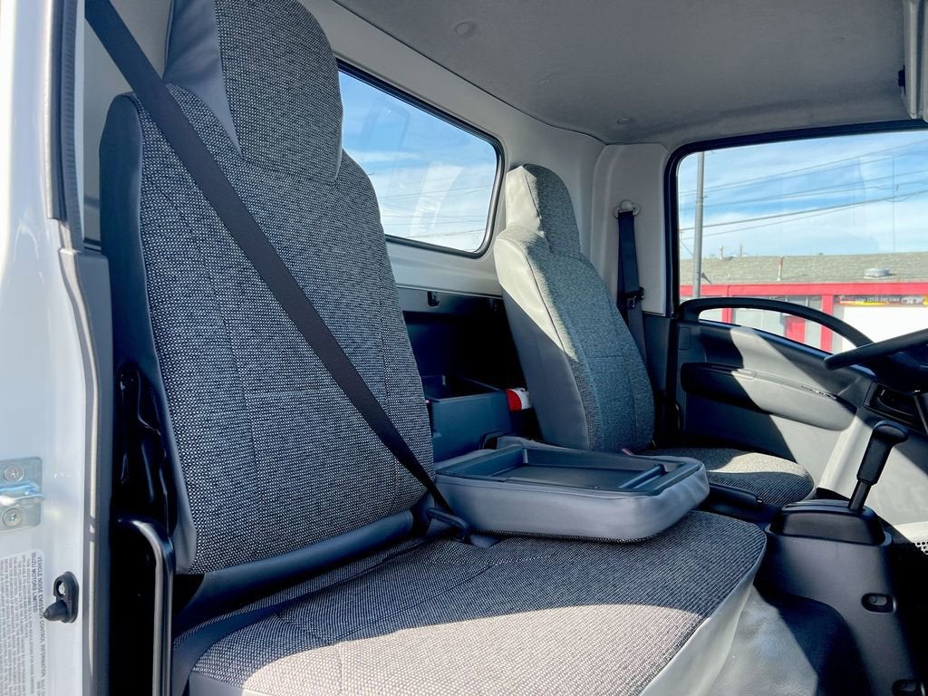 2025 Chevrolet Low Cab Forward 4500 HG NA