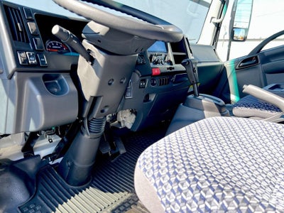 2025 Chevrolet Low Cab Forward 5500 XG NA