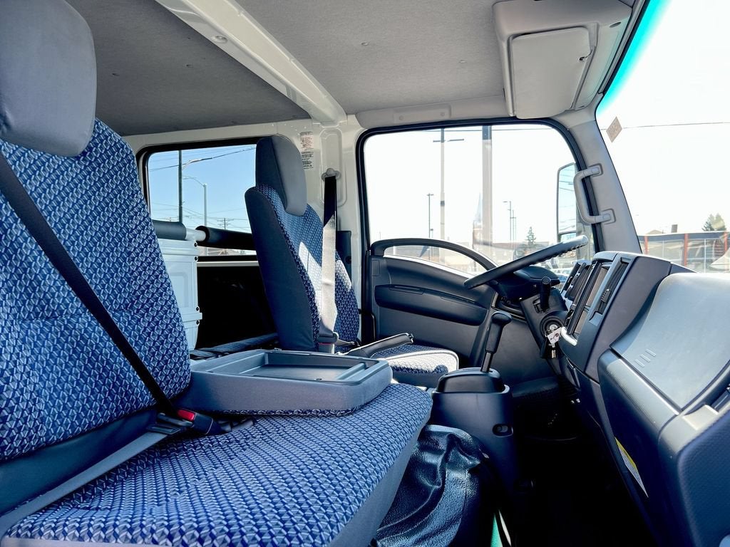 2025 Chevrolet Low Cab Forward 5500 XG NA