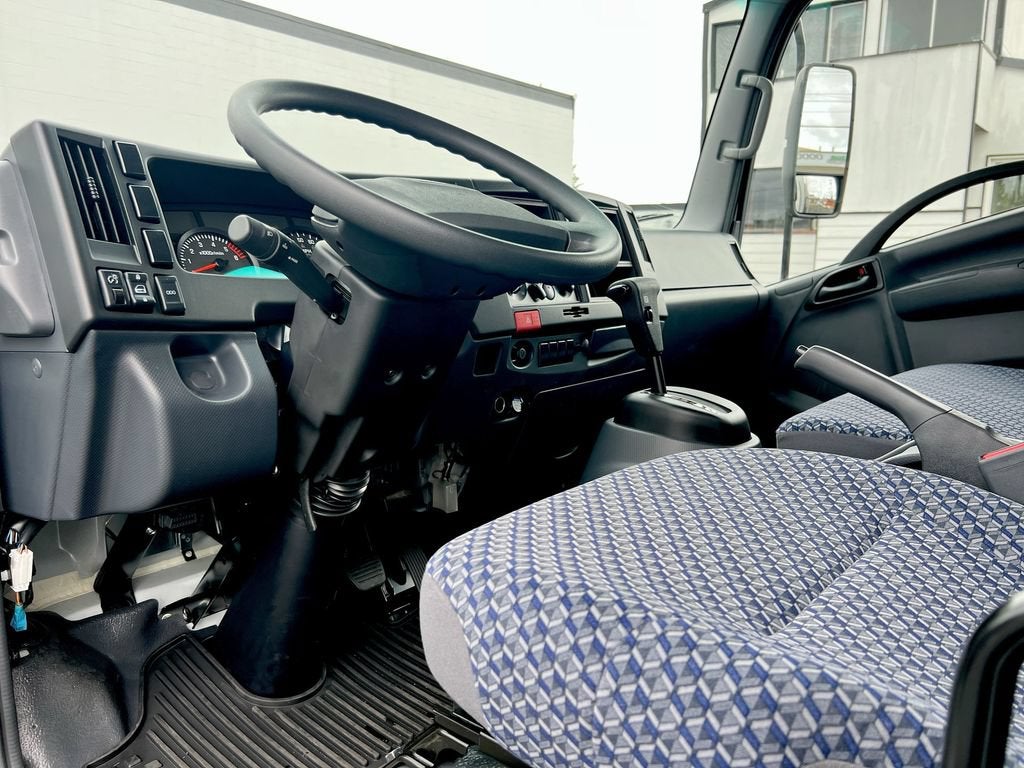 2025 Chevrolet Low Cab Forward 5500 XG NA