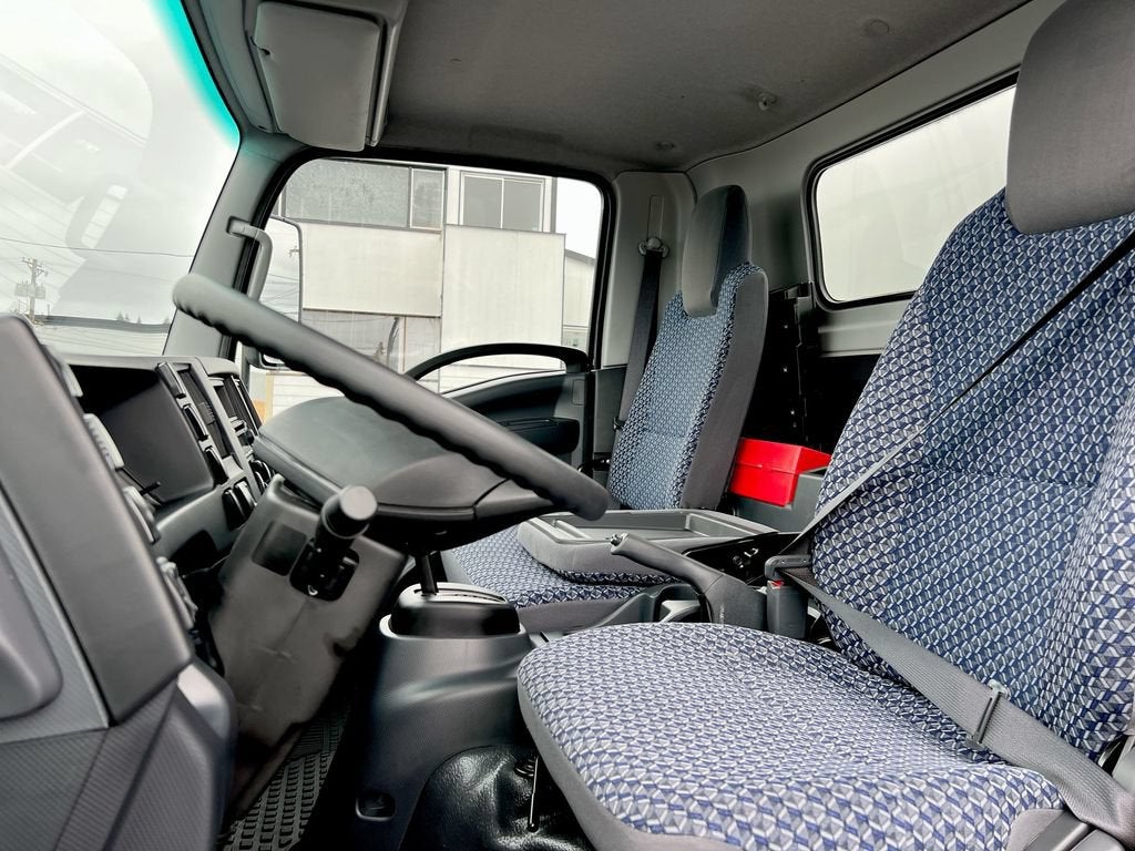 2025 Chevrolet Low Cab Forward 5500 XG NA