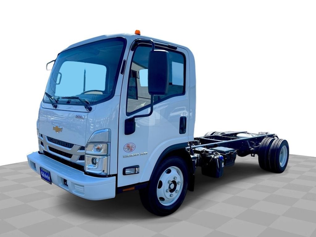 2024 Chevrolet Low Cab Forward's photo