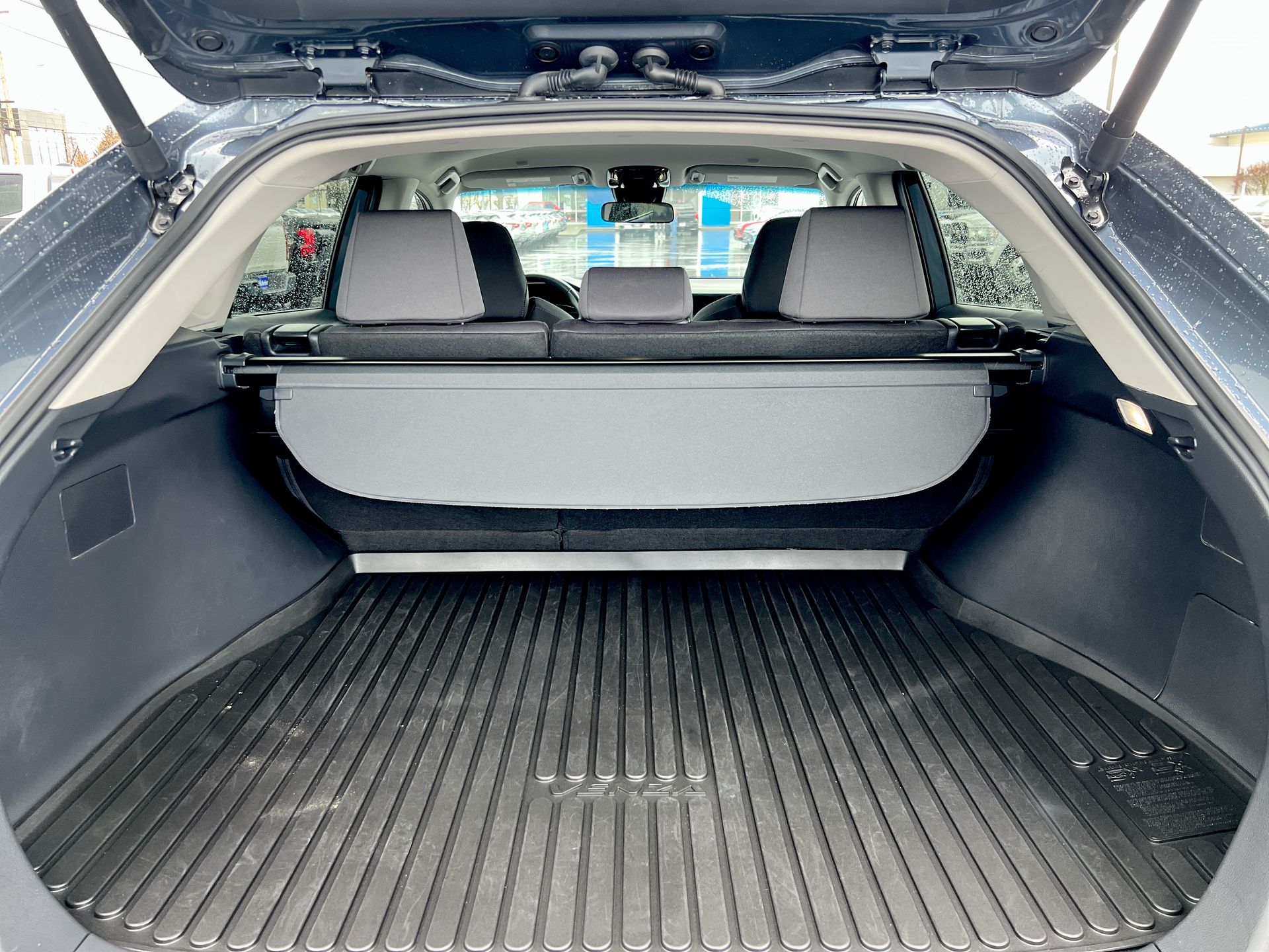 2024 Toyota Venza LE