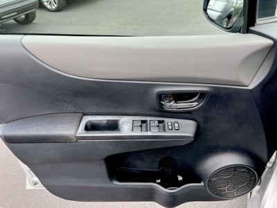 2014 Toyota Yaris L