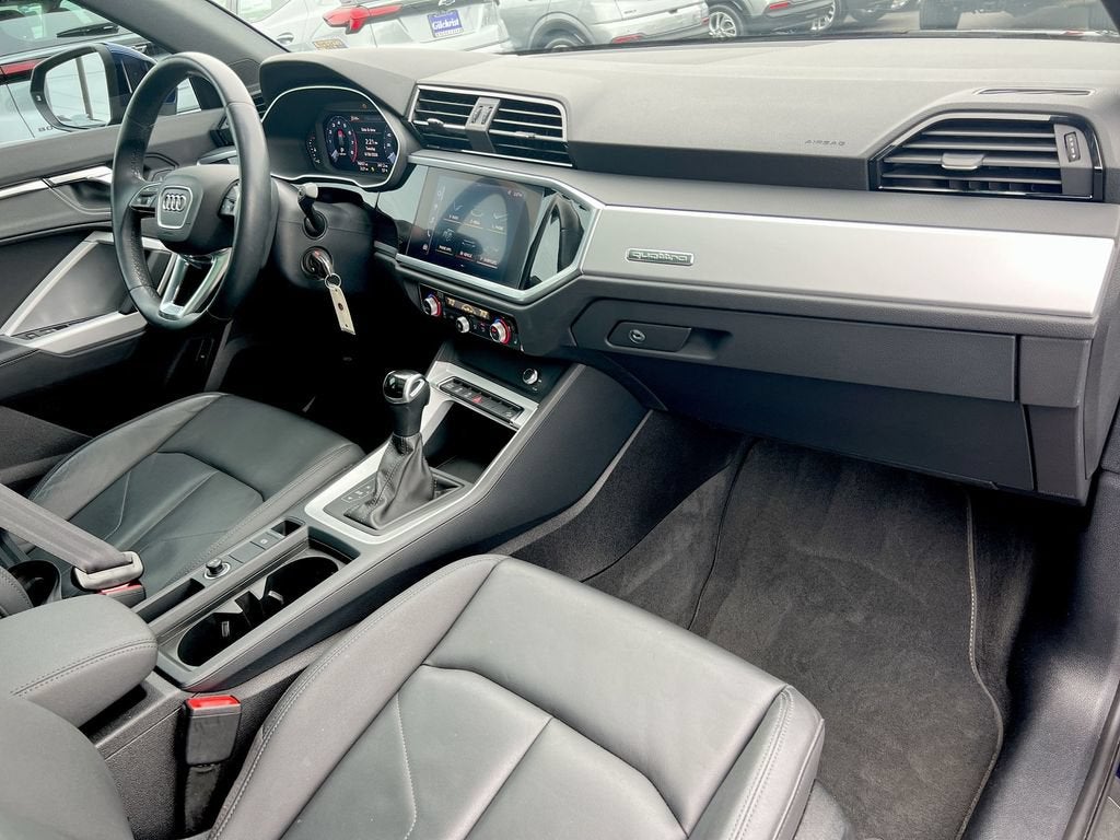 2021 Audi Q3 Premium 40 TFSI quattro Tiptronic
